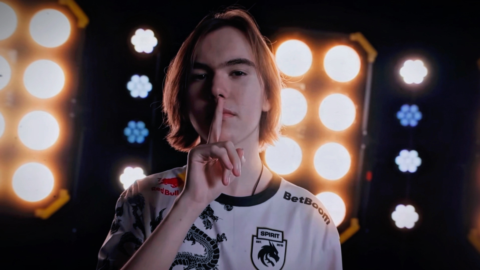 发！姿态龙王豪取五杀 Letme薇恩请神失败 姿态队1-0Letme队