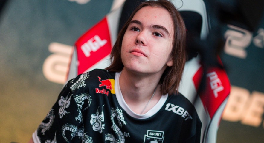 EDG加冕世界冠军，成为LPL第三个全球总决赛冠军